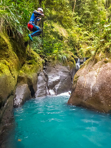 Aquarando dans les Îles de Guadeloupe